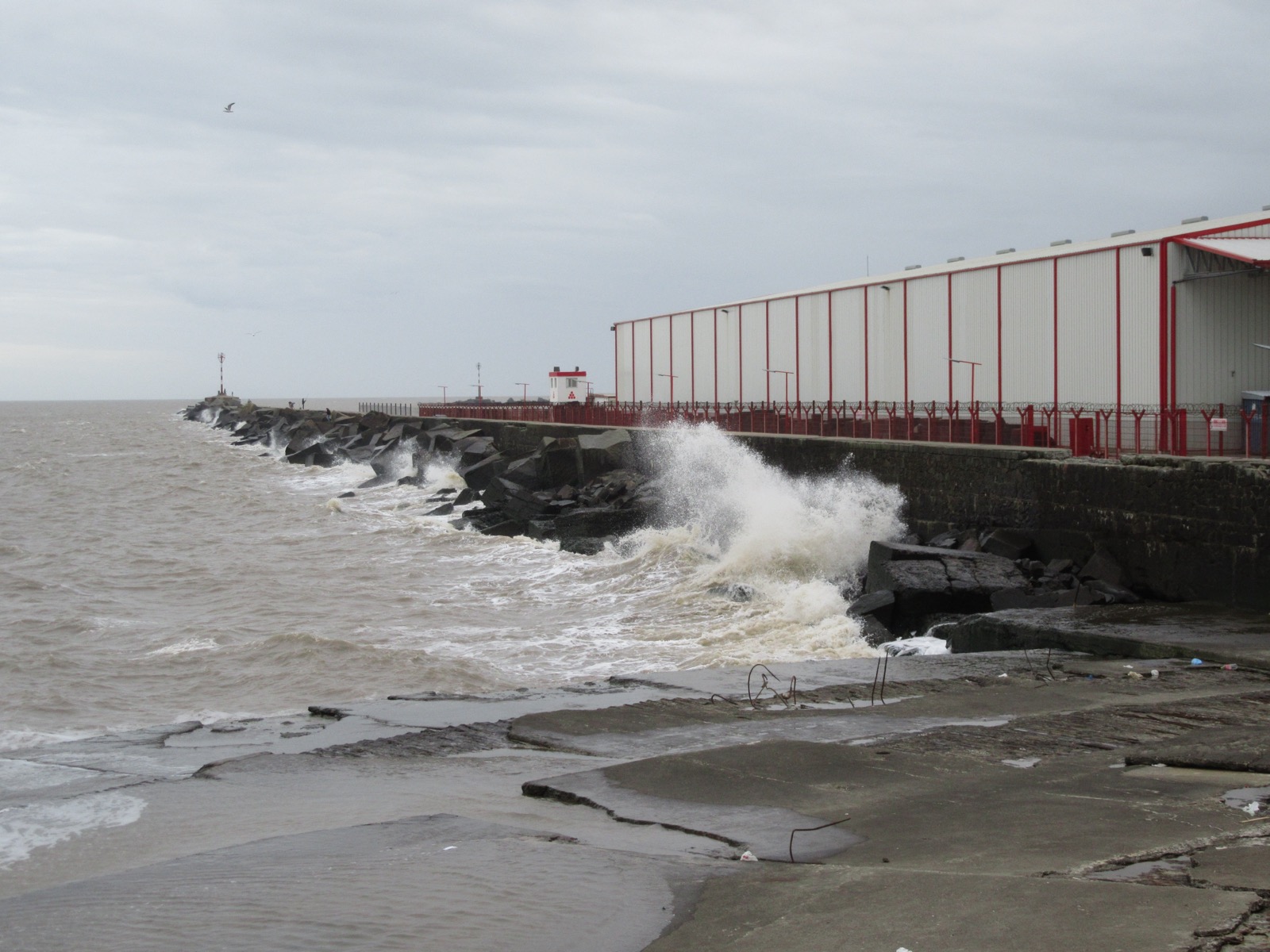 Sarandí Breakwater